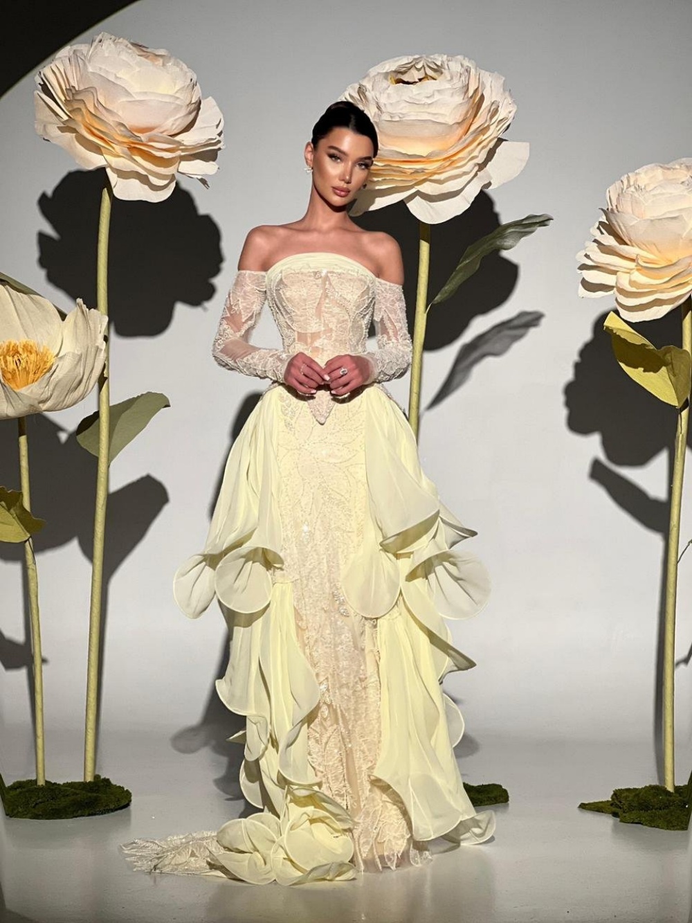 Prachtige botergele galajurk 2 - Embroidery Yellow Dress recensie en prijs
